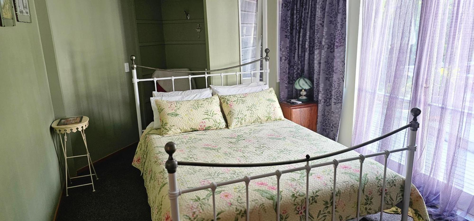 Fred&Donz Bed And Breakfast Taupo Kültér fotó